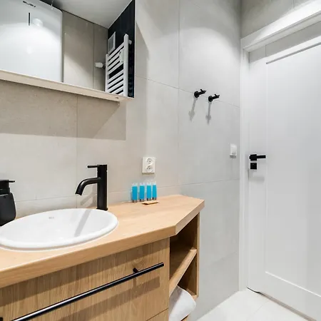 Krakowska Downtown Deluxe By Bookinghost شقة